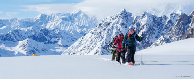 Mali Noyes, Leilani Bruntz and Maddie Crowell enjoying cold temps, stable conditions and deep snow on a two-week basecamp trip in the Alaska Range in 2022. Photo: Fredrik Marmsater